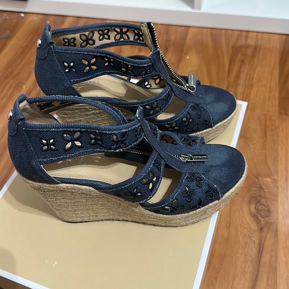 Michael Kors Damita Floral Wedge, Canvas, size 6.5